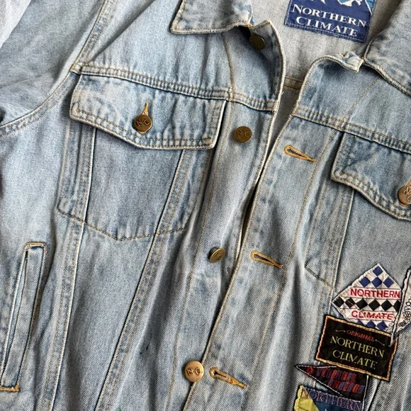 Vintage Lightwash Jean Jacket Men’s Medium Patches Northern Climate Denim Coat - Picture 6 of 8